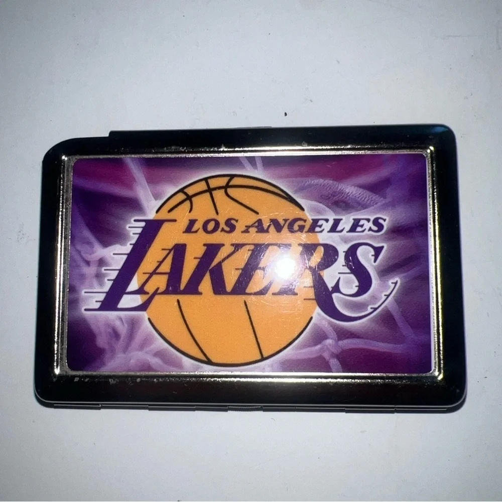 LA LAKERS CIGARETTE  CASE TIN METAL INSIDE CASE MONEY HOLDER PREOWNED!!